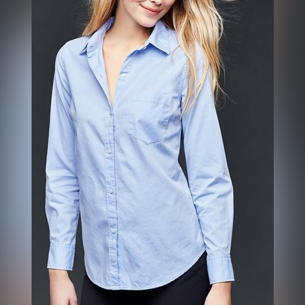GAP Fitted Boyfriend Shirt in Soft Blue